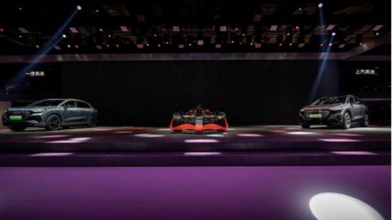 萤火虫上海车展亮相 f21a190ccf4e42018483f6722aeeea6b.jpeg