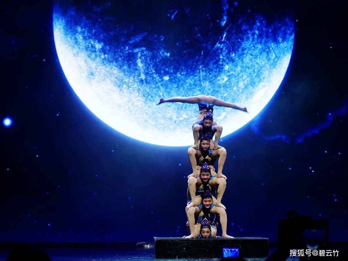 原创长沙游客从火车站堵到地铁口，五一假期这座城市人气爆棚