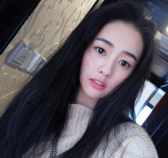 女网红白鹿：4任绯闻男友都是顶流，因不尊重女性言论向公众道歉