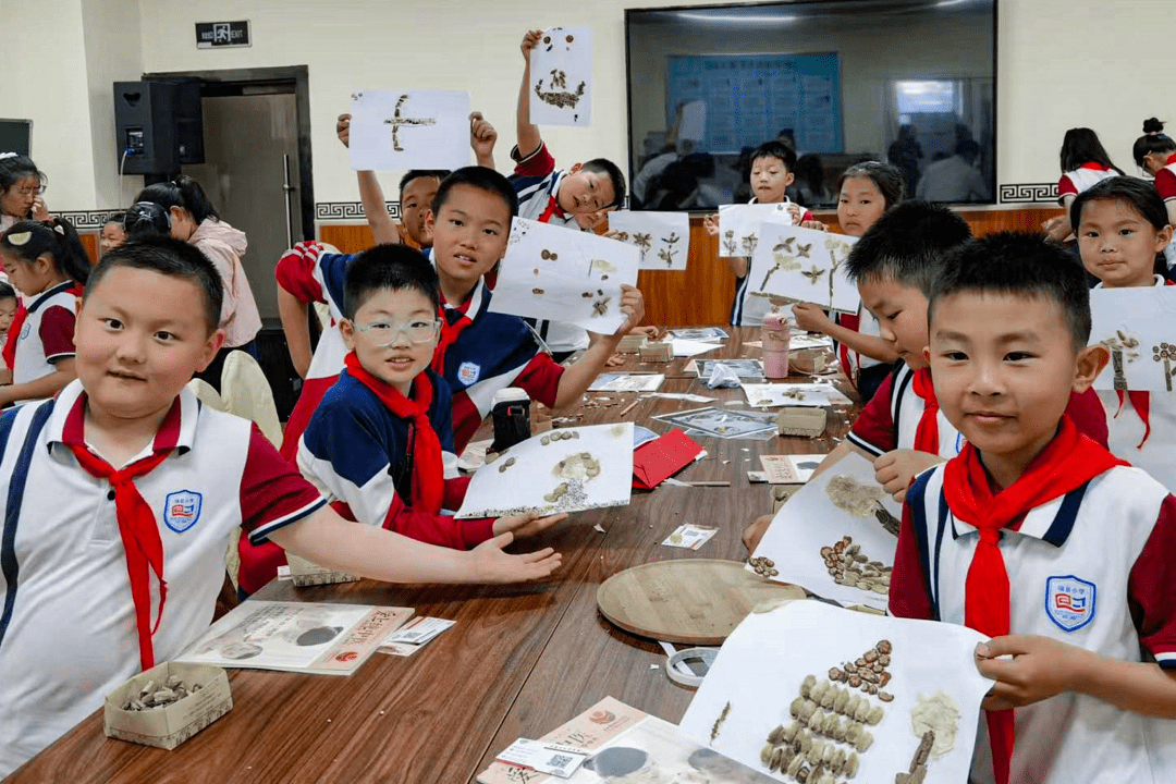 济南市天桥区瑞景小学三年级中医研学活动在济南立和中医病院开展