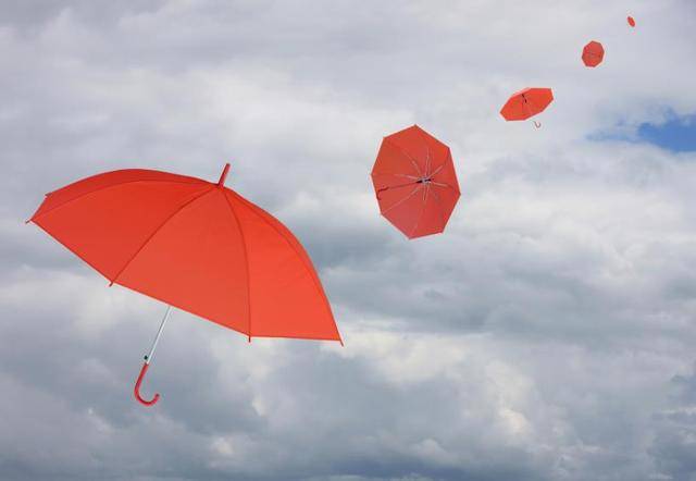 湖南4岁儿童将雨伞当降落半岛体育伞使用从26楼跳下模仿动画片情节(图5)