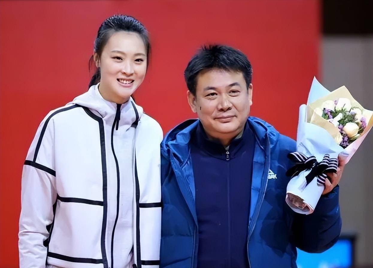 原创前女排队长公开发声，暗示王云蕗难提供帮助，还谈及了主教练蔡斌
