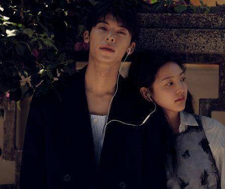 最近她和许光汉出演了《你的婚礼》电影，剧情褒贬不一，但是#章若楠颜值