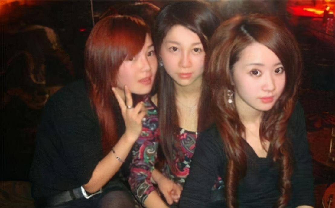 原创
            为什么KTV包厢厕所明明有锁，却都被拆除了？美女前台说出内情丨ktv为什么越来越少