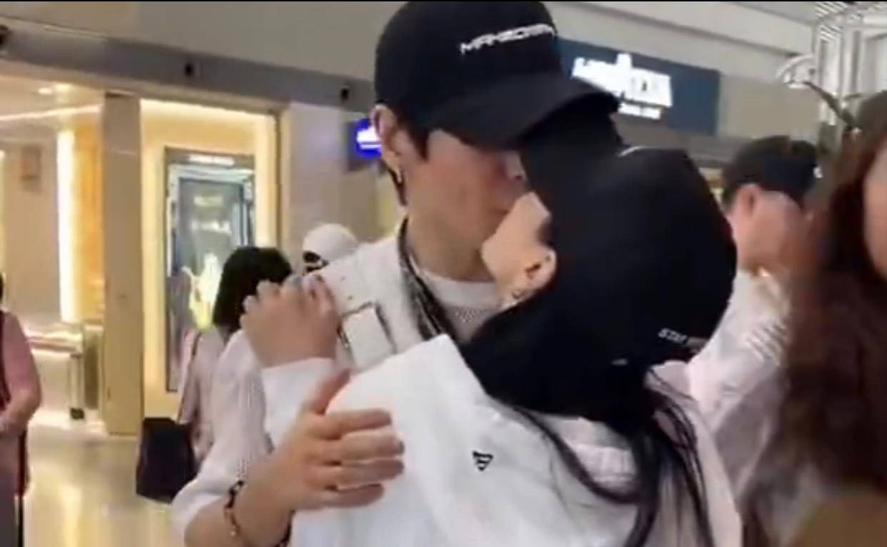 曝光当众索吻的女明星，尺度太大，最后一个竟被“嫌弃”？