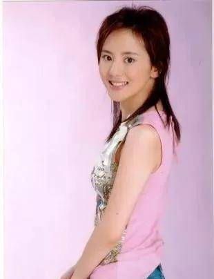 原创她在最红的28岁结婚生子,没做过家务住600万房产,为何34岁离婚