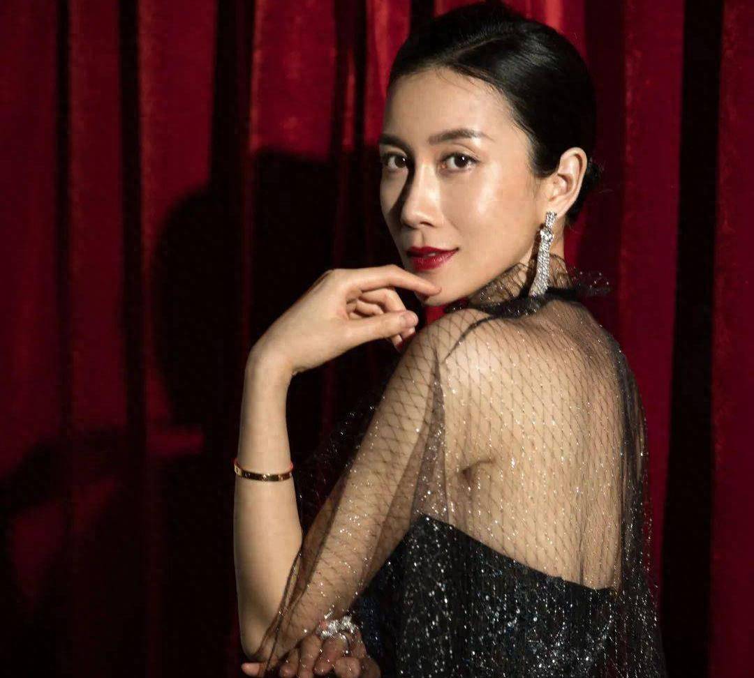 温峥嵘出道多年一直不温不火，但她的演技却是如此独特和完美！