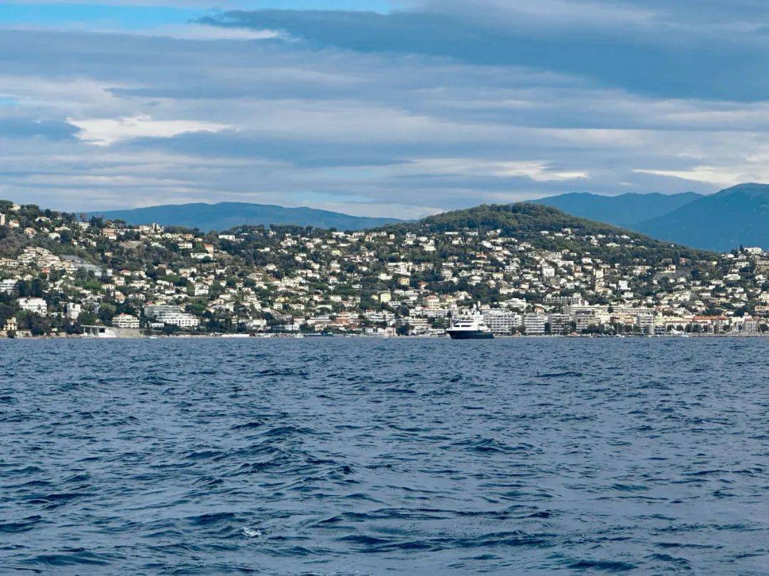 ������ʮ�x�ֳ�������Ʒ!�����Ϸ�,�ͻ��������ĵ�һ���֤����