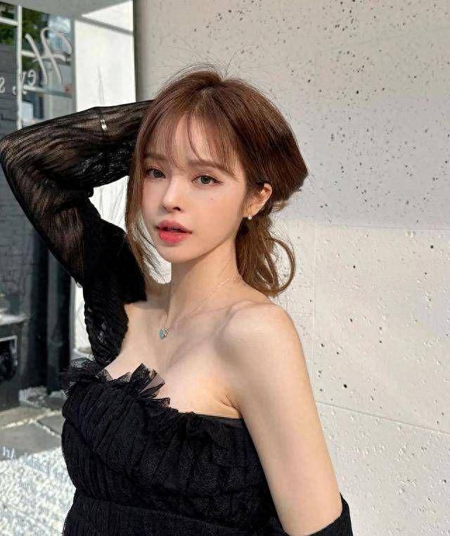 韩国女网红的美丽标准引发争议，丰满的嘴唇被认为更性感