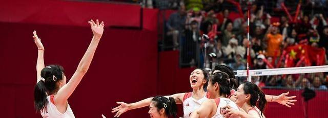 原创             火热揭晓！中国女排奥运12人名单出炉，朱婷李盈莹主攻稳坐阵中