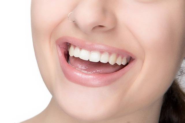 梦回牙屑，解析梦见牙屑多的深层征兆与心理暗示