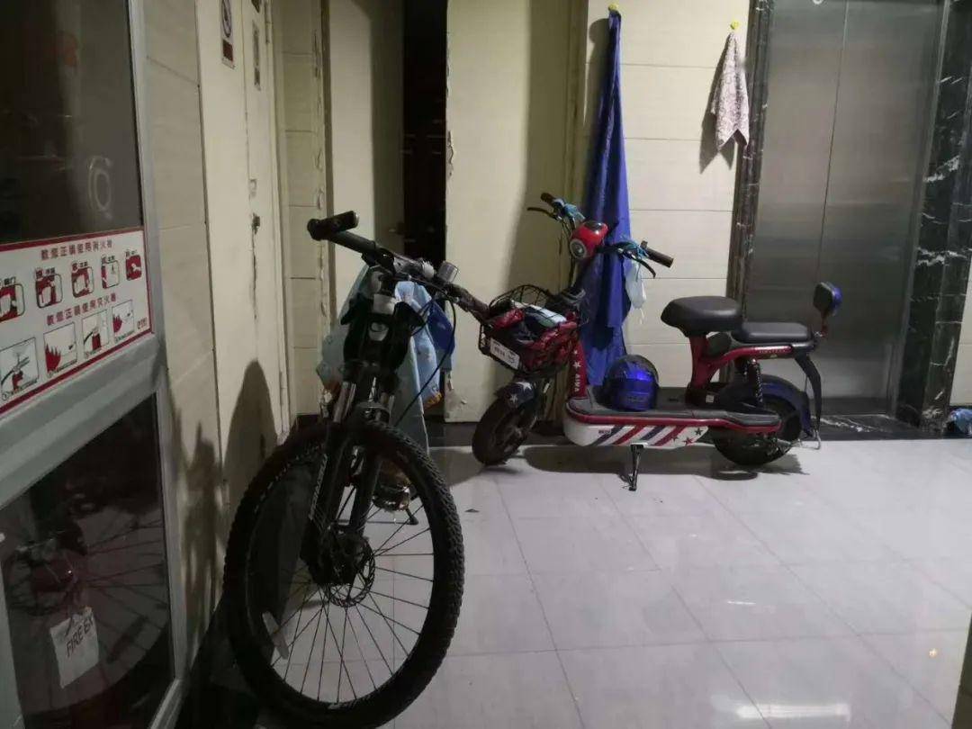 共享单车停在家门口 4169814794bc4f6ba1550868401f7176.jpeg