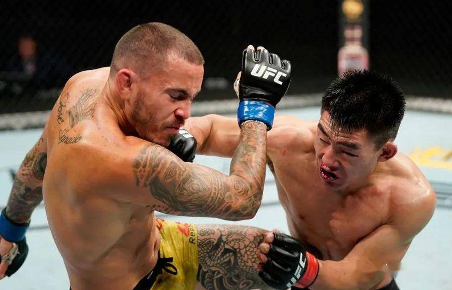 ufc:三回合激战宋亚东击败维拉 终结对手5连胜