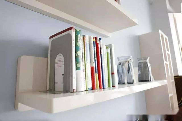 宿舍衣服架贴墙 011f2fae3a1649b3b1d10e8f8835b3ca.jpeg