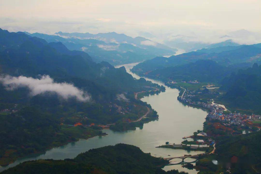 红水河第一湾摄影家传媒aa团采风归来