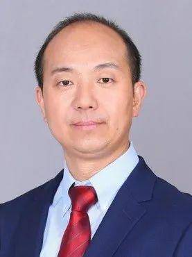 中国医学科学院肿瘤医院肿瘤登记办公室主任魏文强教授以《早筛/早查