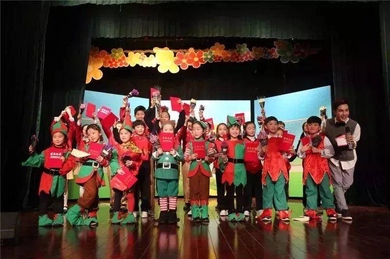 苗苗是哪个舞蹈团 0facfda85ee542cfa433f1a0bc61a823.jpeg