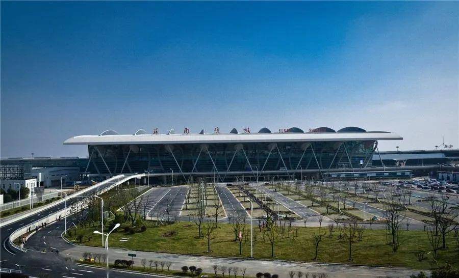 2010年,为了打消苏州兴建机场的念头,省里协调苏州入股无锡机场