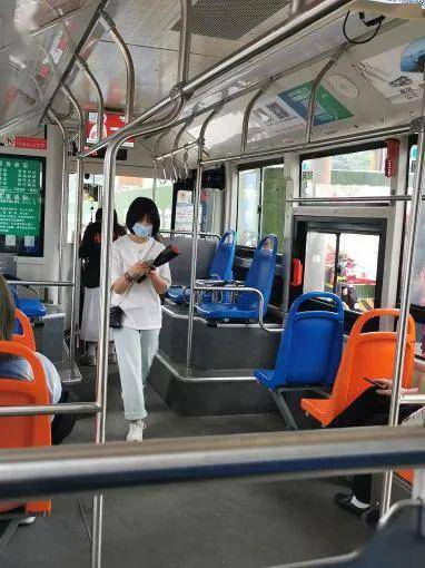 不扫码啦，贵阳坐公交还戴口罩吗？