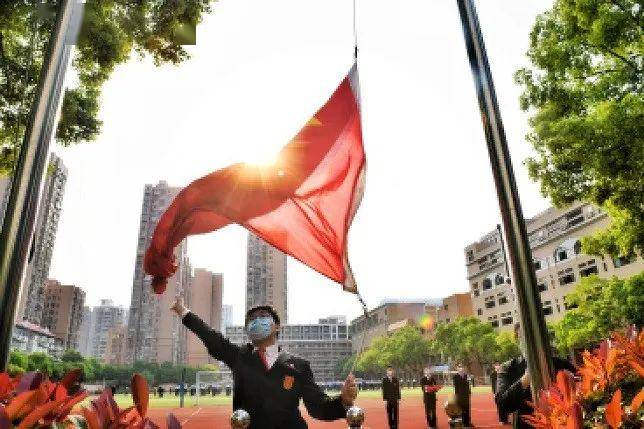 疫情■疫情下的考生：慌乱中“突围”