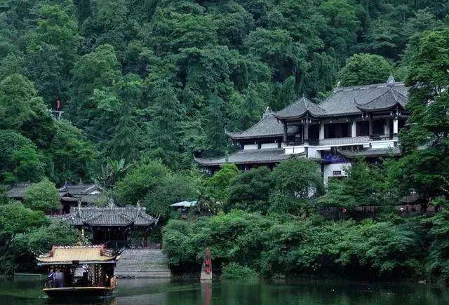 【旅居避暑】问道青城山,藏着25℃夏天的山居秘境_后山