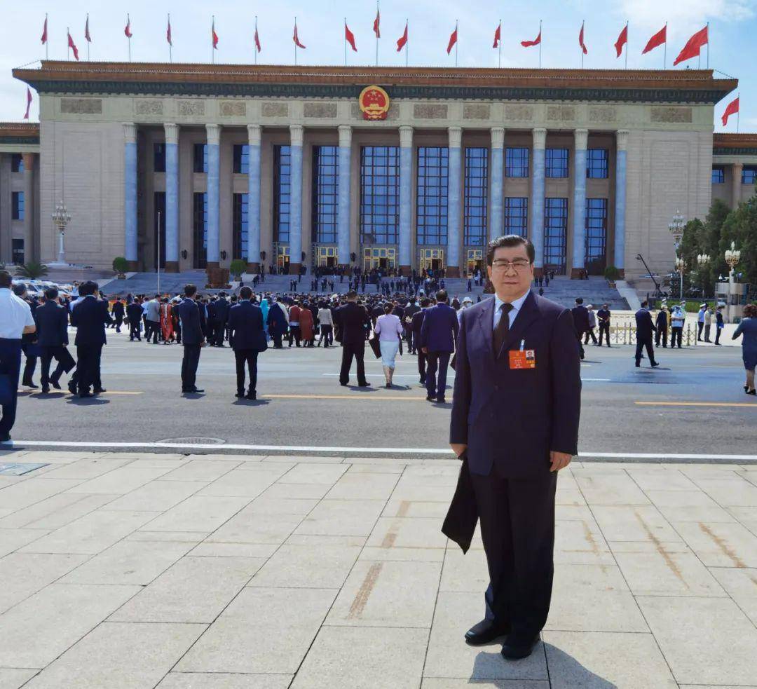 全国人大代表亳州市市长杜延安接受人民日报采访时建议加快推进中医药