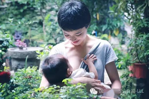 维他命@母乳喂养宝宝应该补充维他命或氟化物吗？