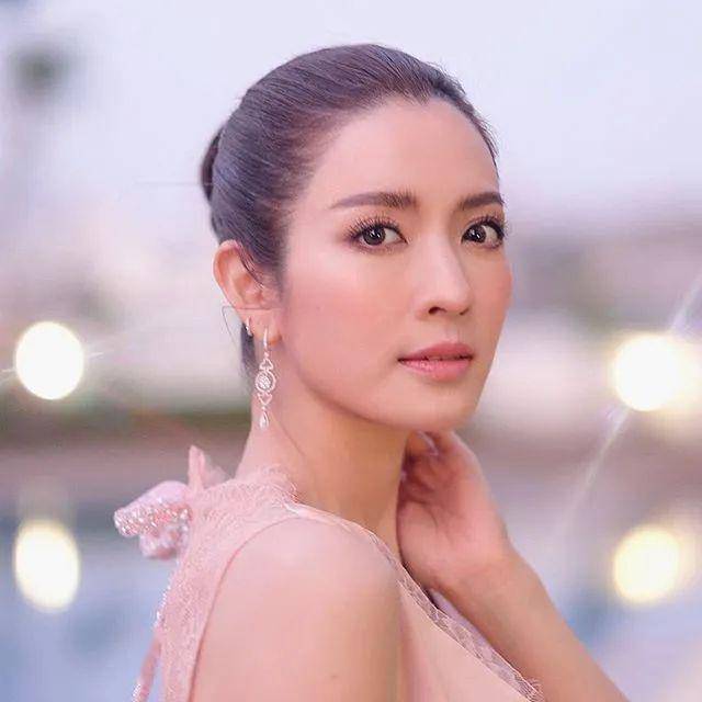 泰国女生心目中的完美脸型,整容模板,有你喜欢的款吗?