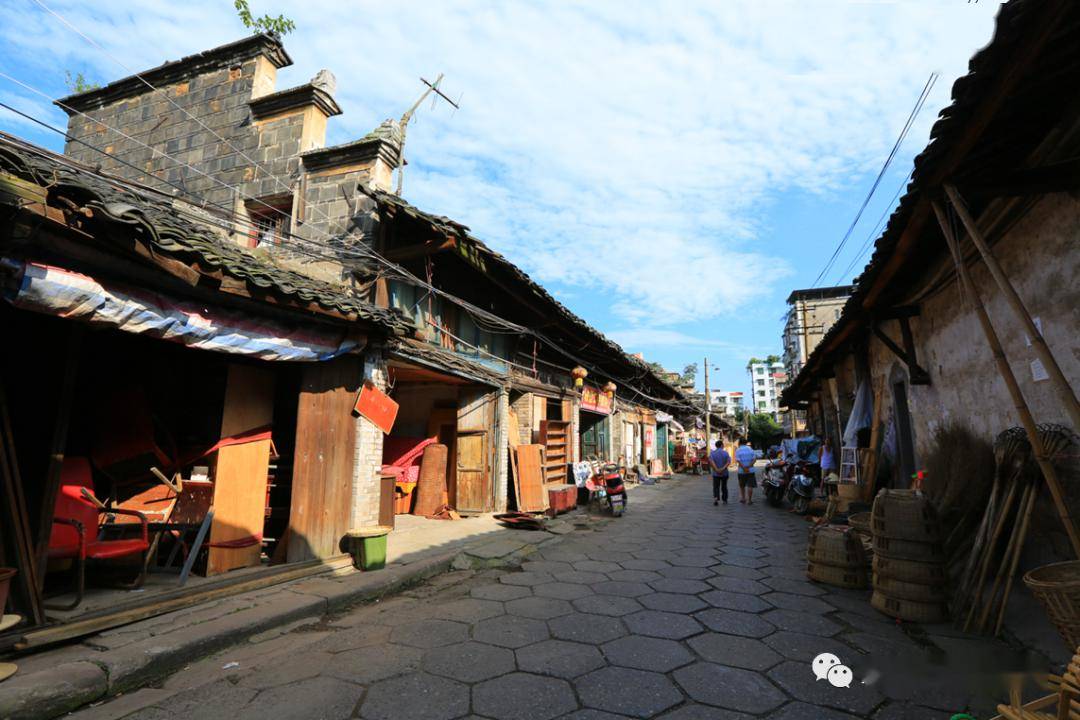 南溪投资1亿对官仓街西大街进行修缮改造