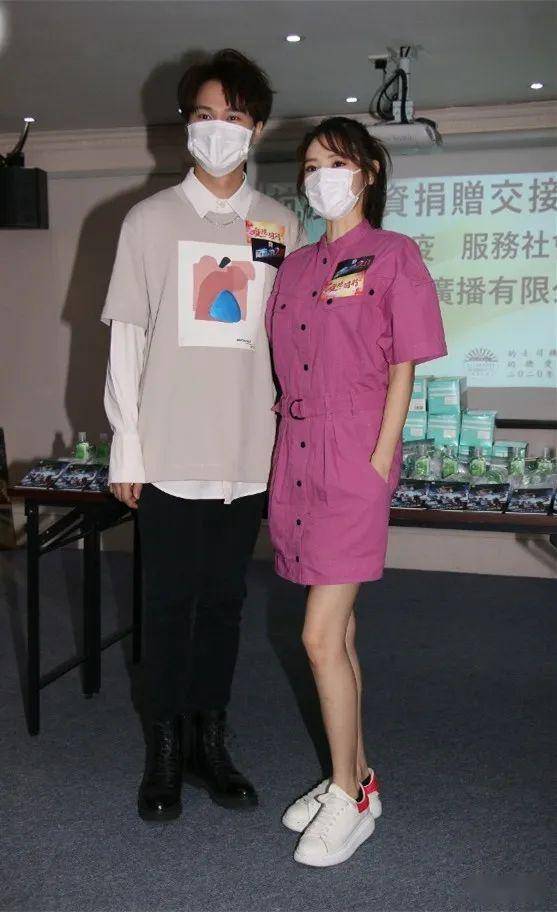 胡鸿钧搵蔡思贝练咀戏谭凯琪出街畀人闹