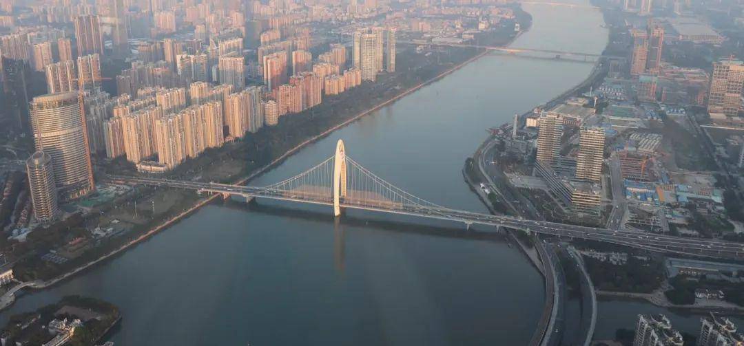世界湾区经济总量对比_中美gdp总量对比2020