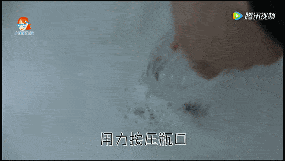 洗衣液瓶别扔剪两刀放衣柜空间大3倍太聪明了