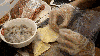 盖饭系列 黑 椒牛柳,红烧牛腩,咖喱牛肉, 辣子鸡,香菇鸡,梅干菜.