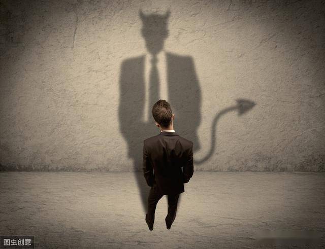 到底什么叫自我感动 35e924d47cc448f180a05f3f9425d143.jpeg