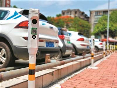 全市路边停车泊位后年实现100智能收费