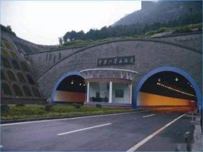 公路隧道施工难度及技术
