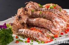 在泰国吃皮皮虾，上菜后愣住这是龙虾吧！网友表示：这就是泰国