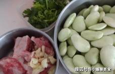 请同事吃饭，2个人准备4道菜，同事还嫌不够吃，背后说我“抠门”