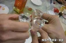 爸爸们最爱吃4种“下酒菜”，一杯酒配一口菜，年轻人怕是顶不住