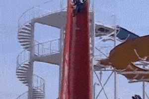 搞笑gif:熊孩子这个表情亮了