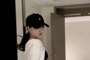 和平精英:蜜獾联手奔奔展开粉丝大战,网友:有内奸