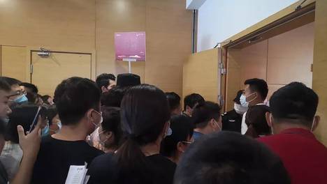 今天南京5家楼盘集中开盘！有人想放弃50万定金毁约，要买……