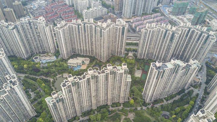 上海一物业公司被诉返还全体业主4000万,你支持谁?