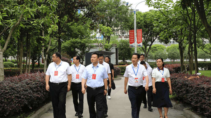 筠连县委、县政府领导巡视高考考点,你觉得有必要吗?