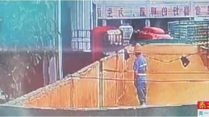 亚洲最大啤酒生产基地卷入小便风波,你还会喝青岛啤酒吗?