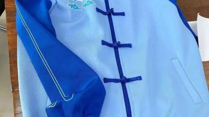 山东一学校校服被质疑像寿衣,你觉得难看吗?