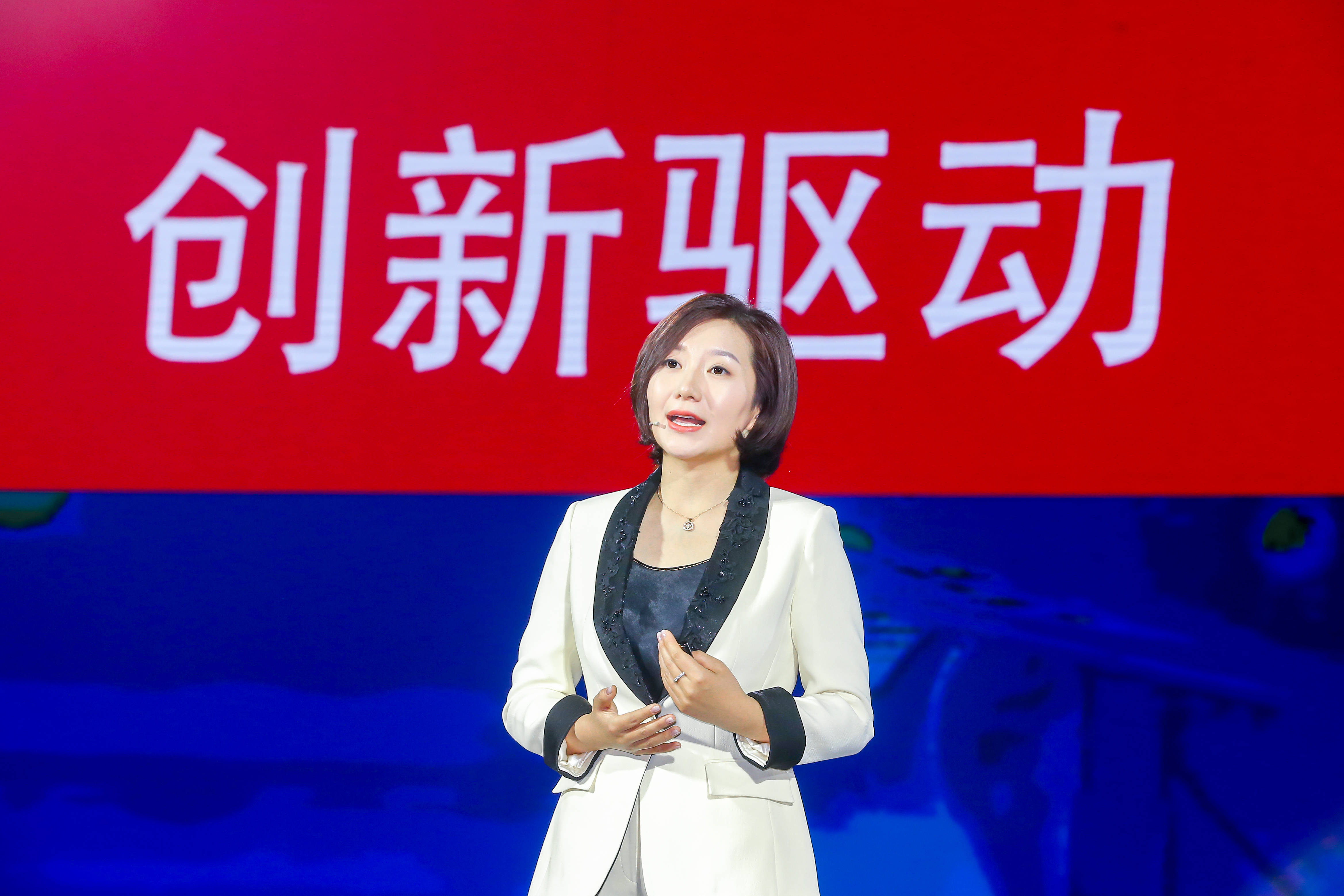 荣程集团董事,荣程钢铁集团董事长,融诚物产董事张君婷发表题为《荣程