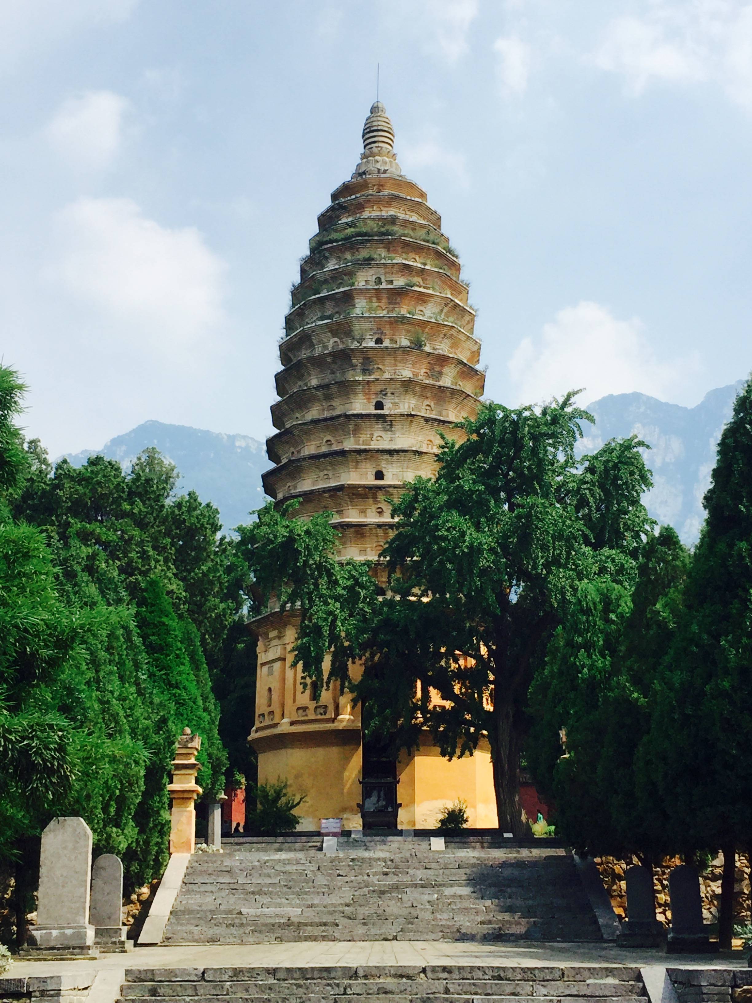 河南登封北魏时期的嵩岳寺塔