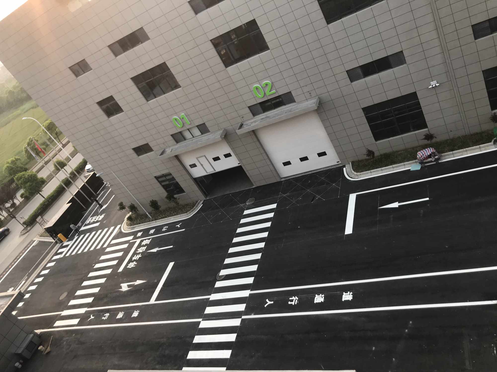 三,厂区车位划线园区道路划线1.对厂区停车场车位进行cad规划设计.2.
