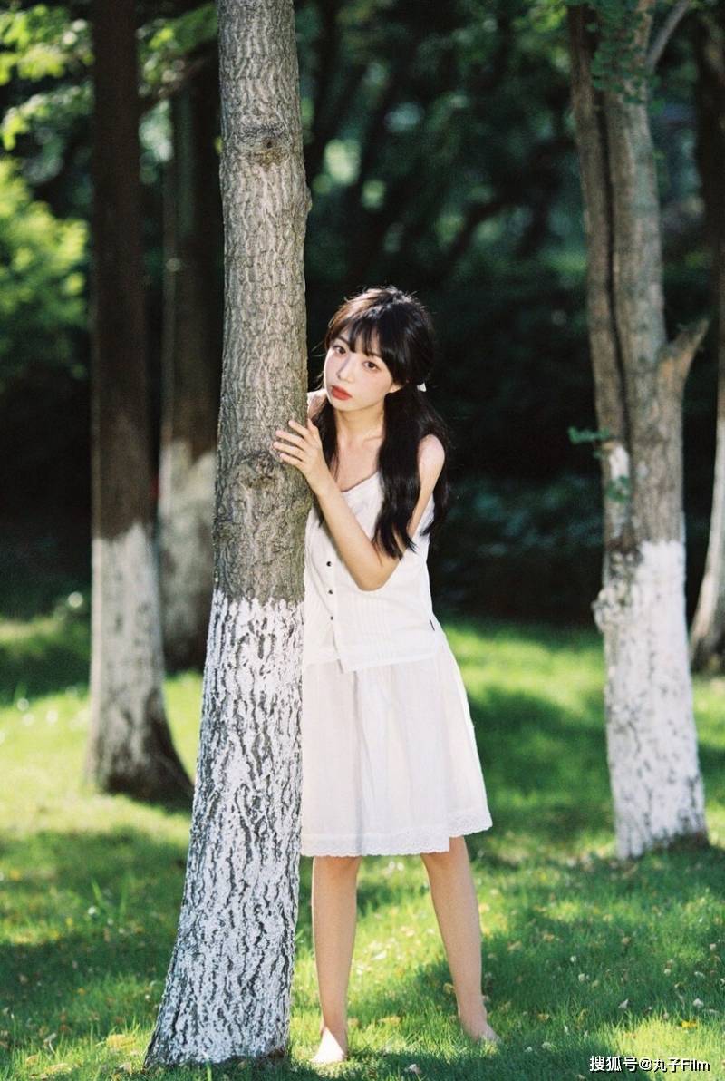 性感美女时尚写真:森系少女长发披肩,清新甜美可爱